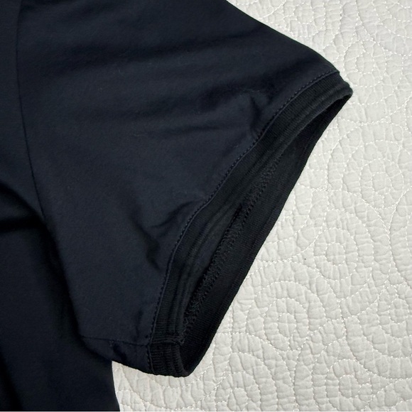 Club Monaco T-Shirt - Picture 7 of 9